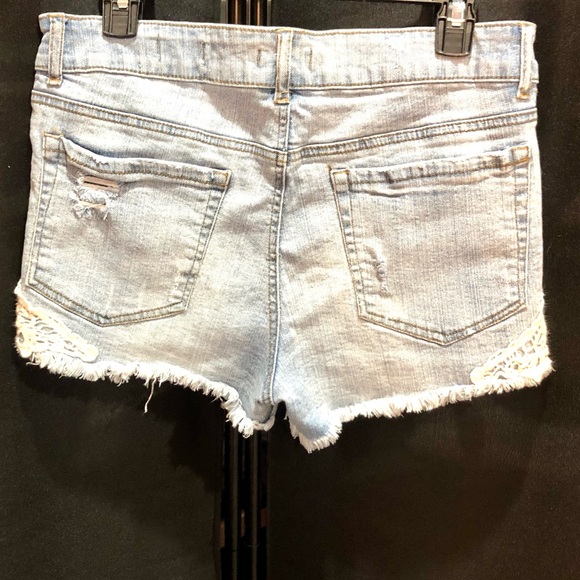 EUNINA Women’s/Juniors Denim Frayed Shorts Crochet Hem mid Rise Shortie Size L - Picture 14 of 14